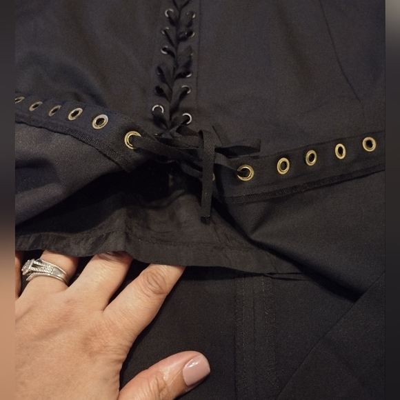 Express Stretch Black Skirt w Slit Sz 1/2 - Picture 8 of 8